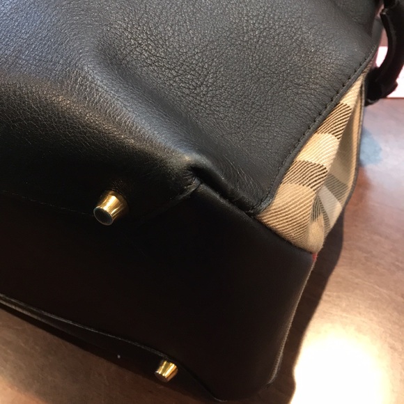 Burberry Bag - Picture 6 of 8
